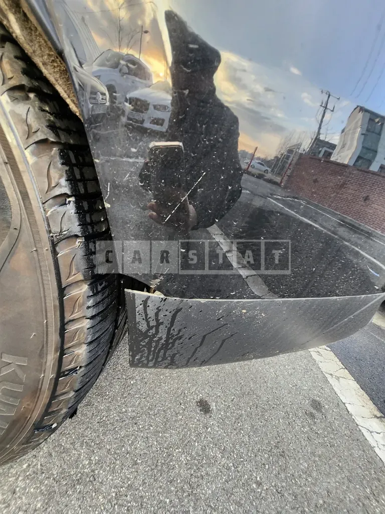 Photo 2 of 35: 2018 Jaguar F-Pace 20d, VIN SADCA2BN2JA298940 — Korean insurance auction