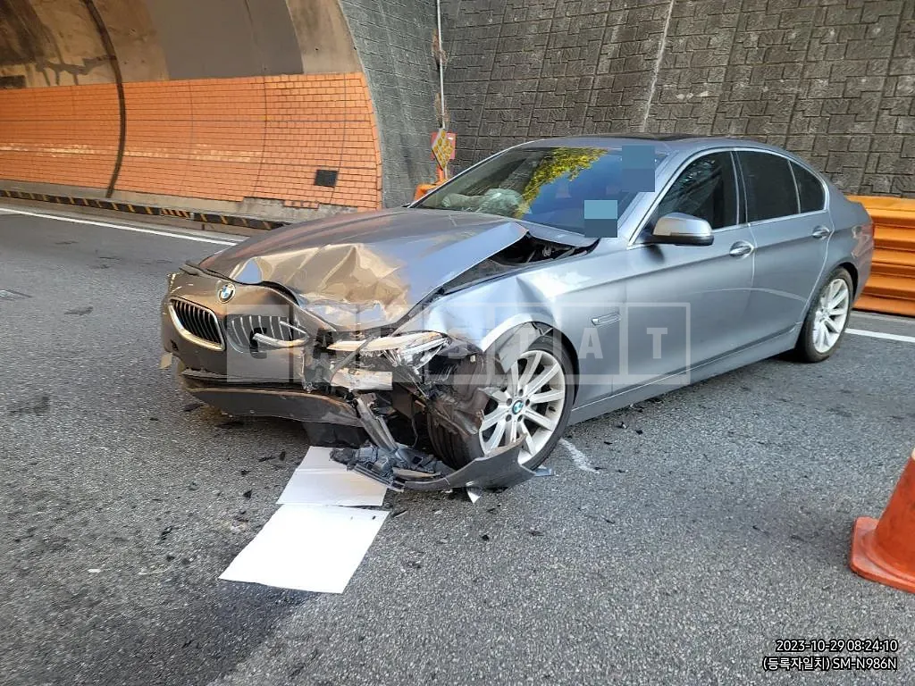 Photo 2 of 8: 2014 BMW 528i xDrive — Korean insurance auction