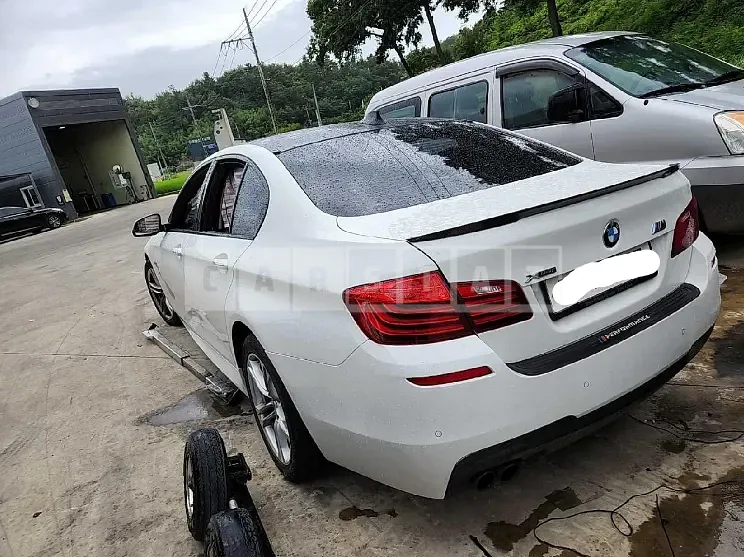 Photo 2 of 18: 2016 BMW 520d, VIN WBA5E5106GG201807 — Korean insurance auction
