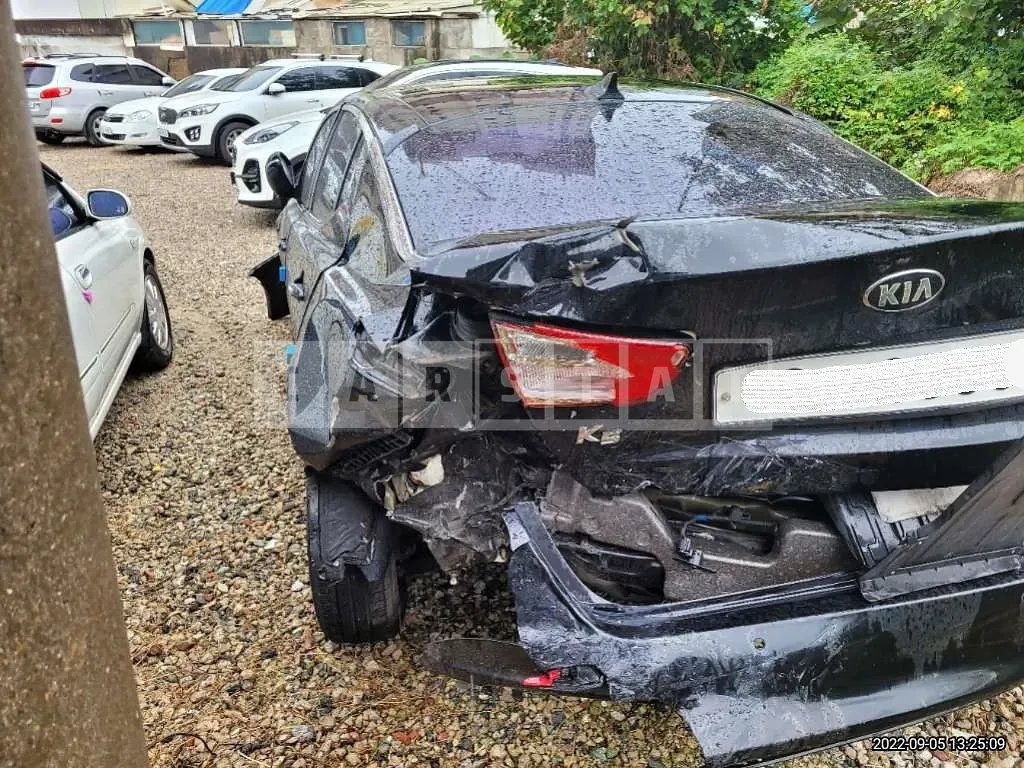 Photo 2 of 14: 2015 Kia K5, VIN KNAGN418BFA650222 — Korean insurance auction
