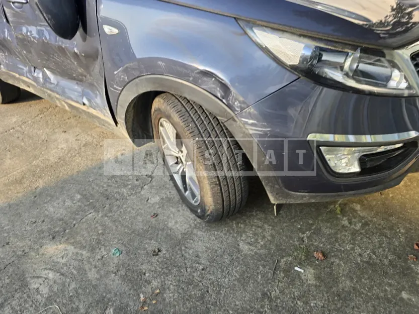 Photo 2 of 21: 2015 Kia Sportage — Korean insurance auction