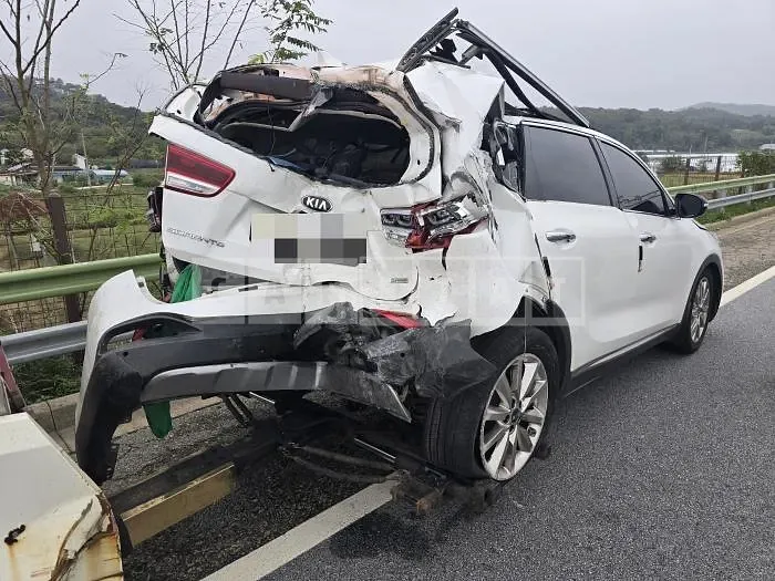 Photo 2 of 6: 2016 Kia Sorento — Korean insurance auction
