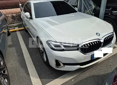 Photo 1 of 9: 2021 BMW 523d — Korean insurance auction