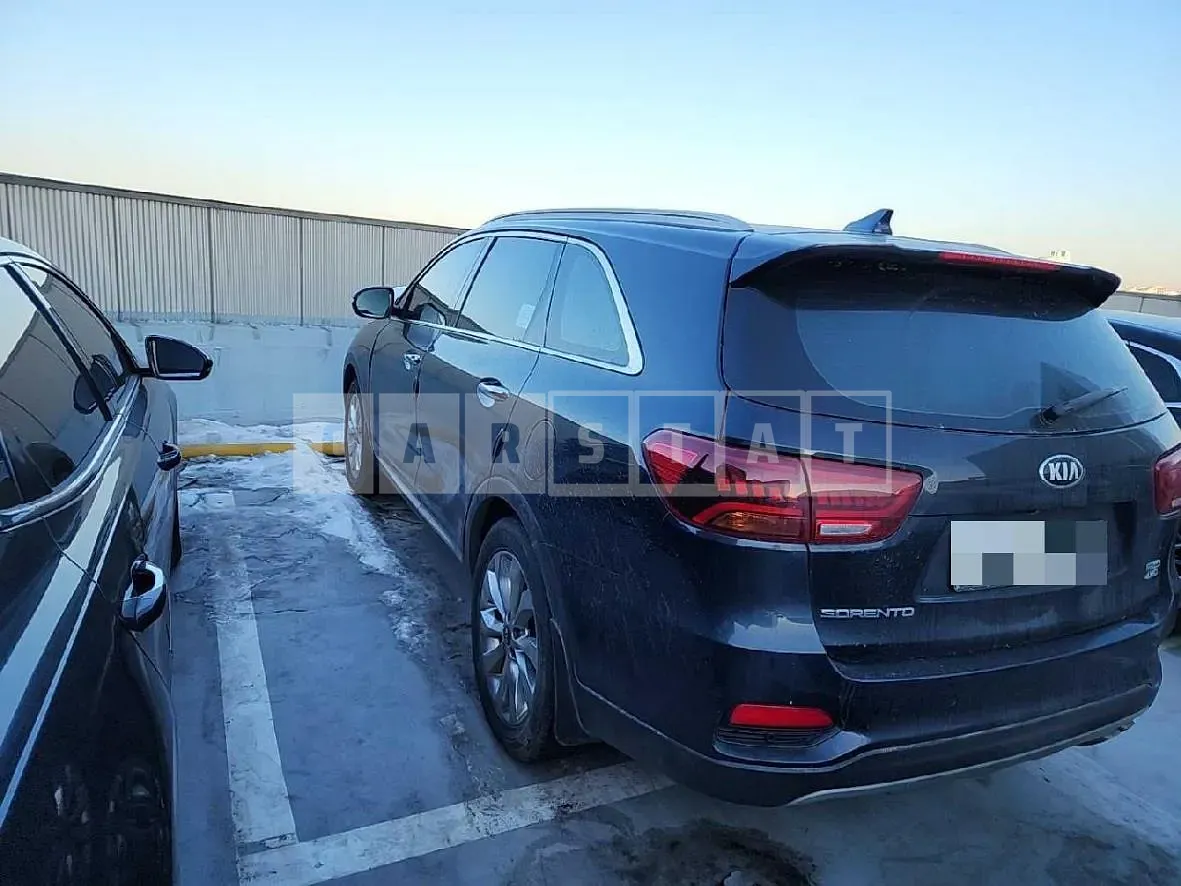Photo 2 of 49: 2018 Kia Sorento 2.2 (4WD), VIN KNAPH81BDJA448411 — Korean insurance auction