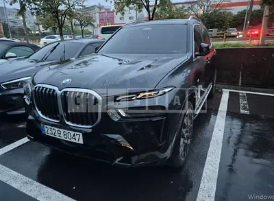 2025 BMW X7 xDrive 40i