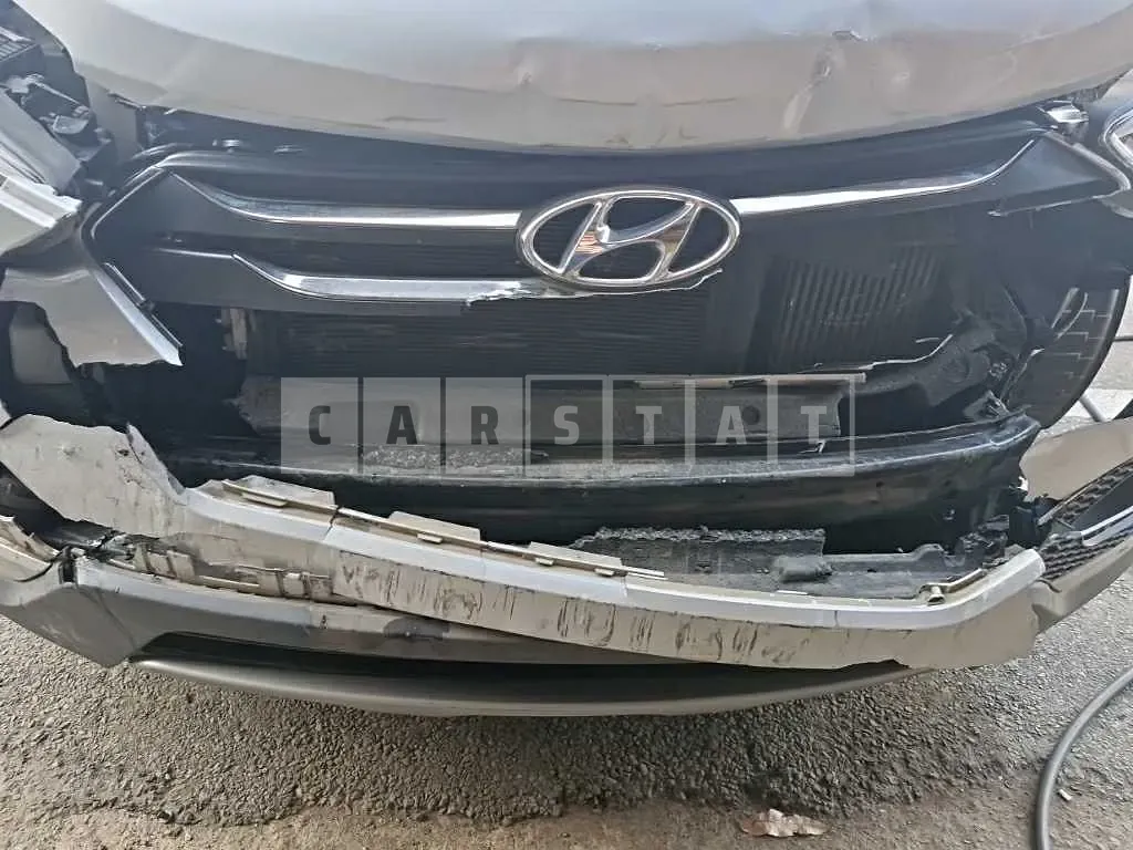 Photo 2 of 23: 2015 Hyundai Santa Fe DM — Korean insurance auction