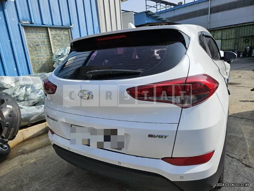 Photo 2 of 16: 2015 Hyundai Tucson TL 1.7, VIN KMHJ2815GGU001752 — Korean insurance auction