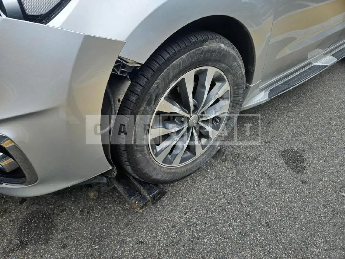 Photo 2 of 8: 2016 Kia Carnivals — Korean insurance auction