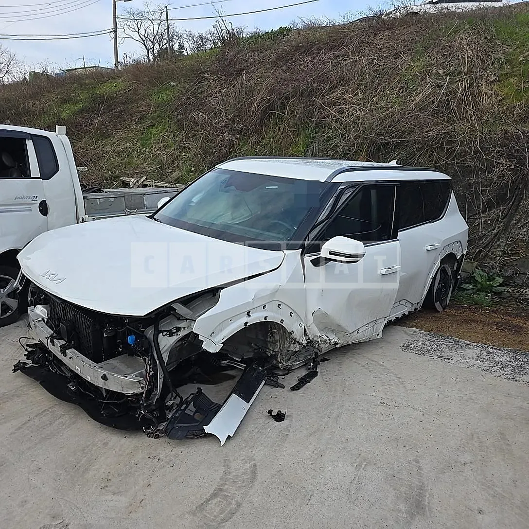 Photo 2 of 8: 2023 Kia EV9 — Korean insurance auction