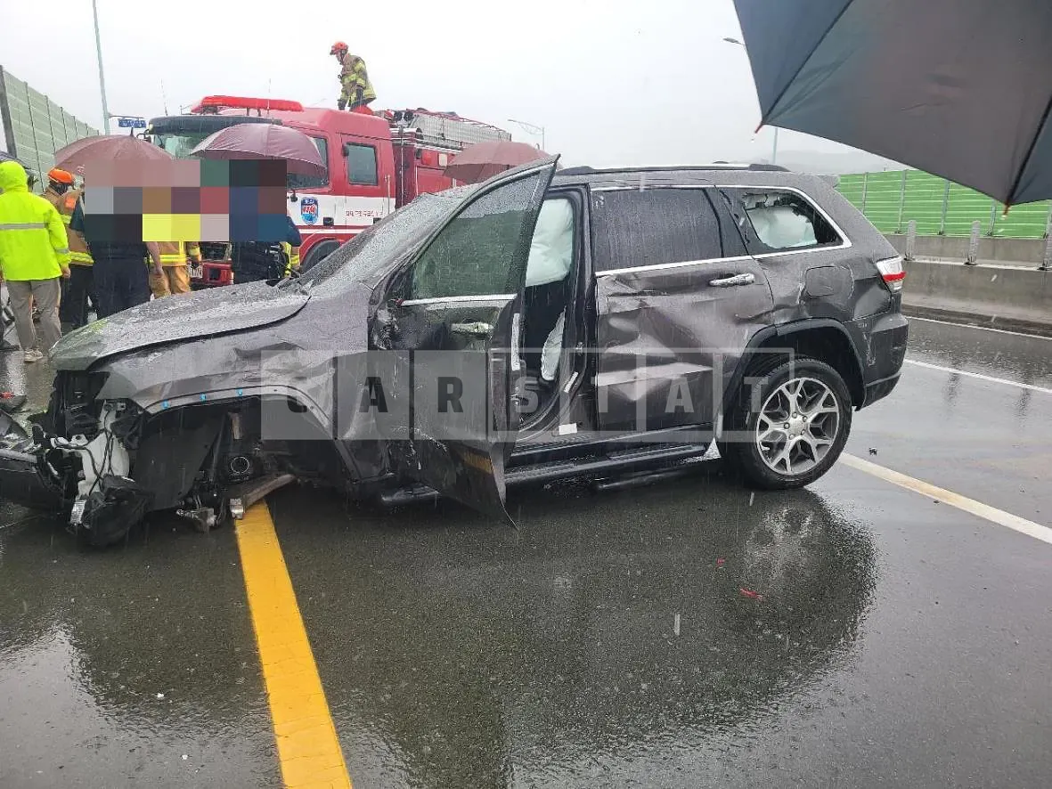 Photo 2 of 16: 2019 Jeep Grand Cherokee 3.6 Limite, VIN 1C4RJFBG0KC796574 — Korean insurance auction