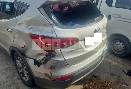 Photo 2 of 10: 2015 Hyundai Santa Fe, VIN KMHSW81UBFU315119 — Korean insurance auction