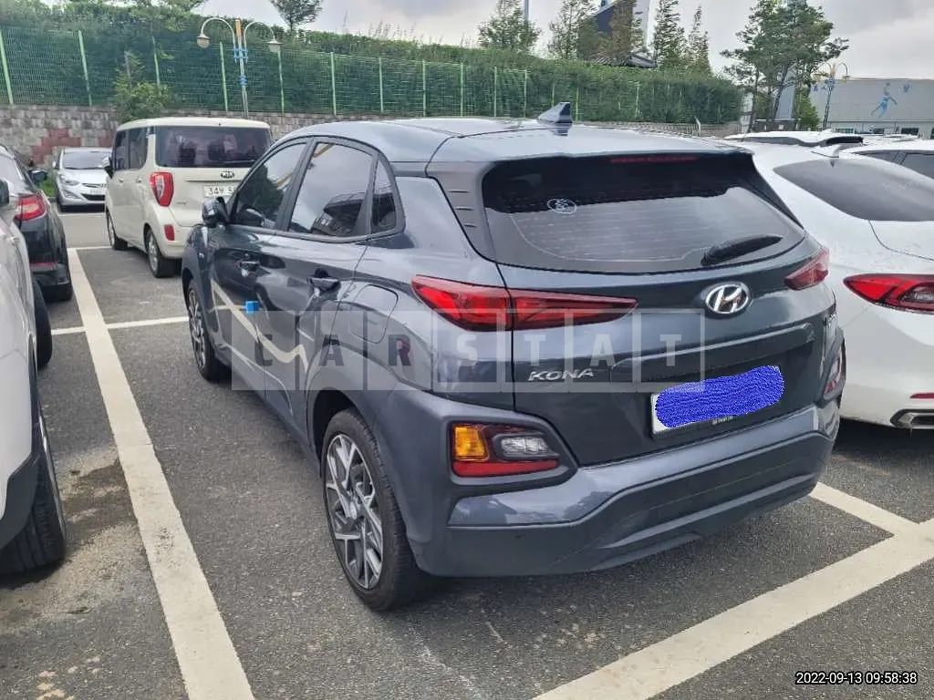 Photo 2 of 10: 2020 Hyundai Kona, VIN KMHK381EGLU018051 — Korean insurance auction