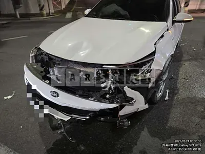 Photo 1 of 8: 2016 Kia K5 Hybrid — Korean insurance auction