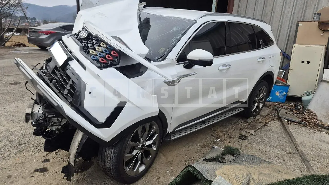 Photo 2 of 8: 2020 Kia Sorento, VIN KNARH81BGMA019070 — Korean insurance auction
