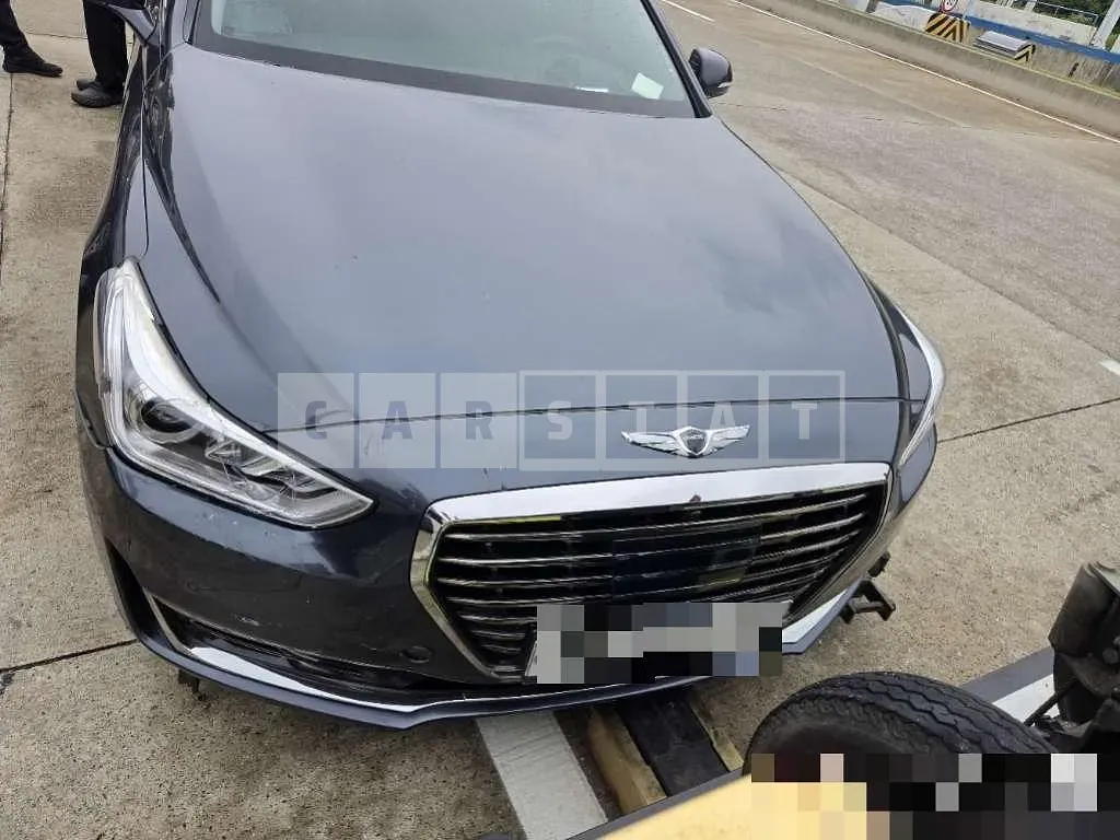 Photo 2 of 14: 2016 Genesis EQ900 — Korean insurance auction