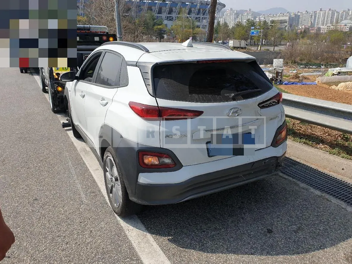Photo 2 of 6: 2020 Hyundai Kona Electric, VIN KMHK281GFLU115864 — Korean insurance auction
