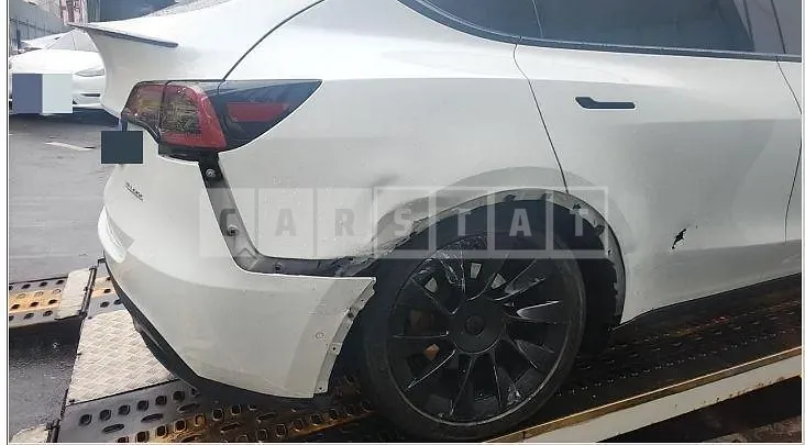 Photo 2 of 4: 2021 Tesla Model Y Long Range — Korean insurance auction