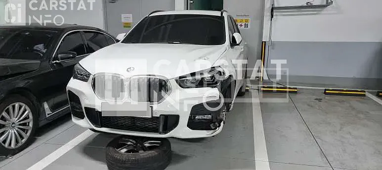 Photo 2 of 17: 2021 BMW X1 xDrive 18d, VIN WBA31AD05N5T83127 — Korean insurance auction