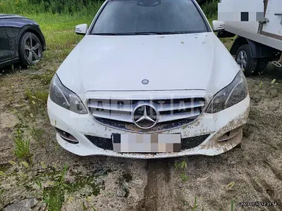 Photo 1 of 10: 2015 Mercedes-Benz E250 BlueTec 4Matic, VIN WDDHF9HB2GB191680 — Korean insurance auction