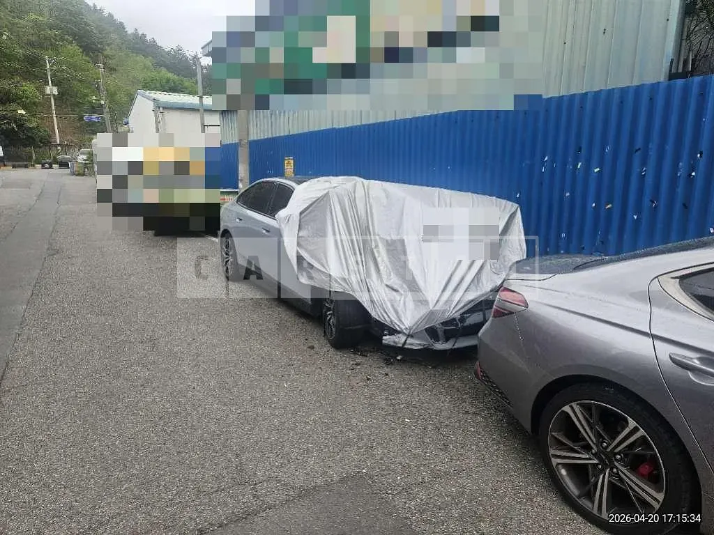 Photo 2 of 40: 2023 BMW i5 eDrive40 — Korean insurance auction