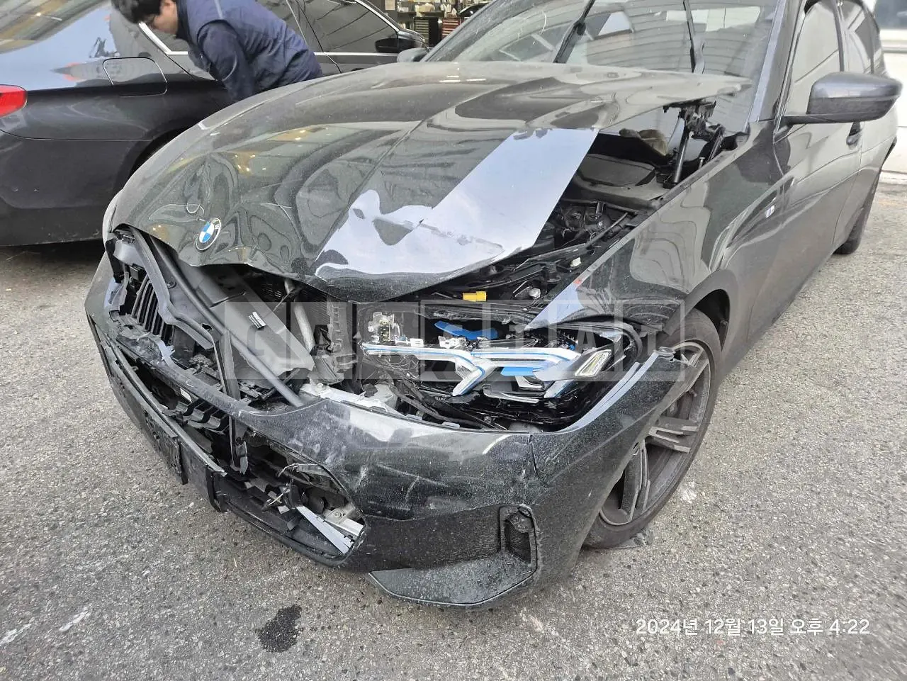 Photo 2 of 21: 2023 BMW 320i, VIN WBA61FS00RFS01511 — Korean insurance auction