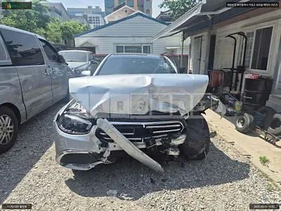 Photo 1 of 13: 2021 Mercedes-Benz E250, VIN W1KZF4FB8MA911253 — Korean insurance auction