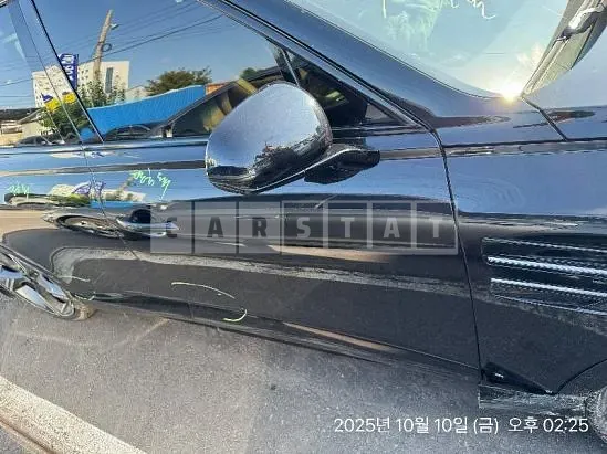 Photo 2 of 35: 2025 Genesis Hyundai GV80 — Korean insurance auction