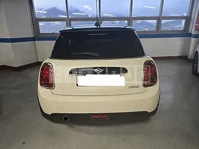 Photo 1 of 9: 2018 MINI Cooper — Korean insurance auction