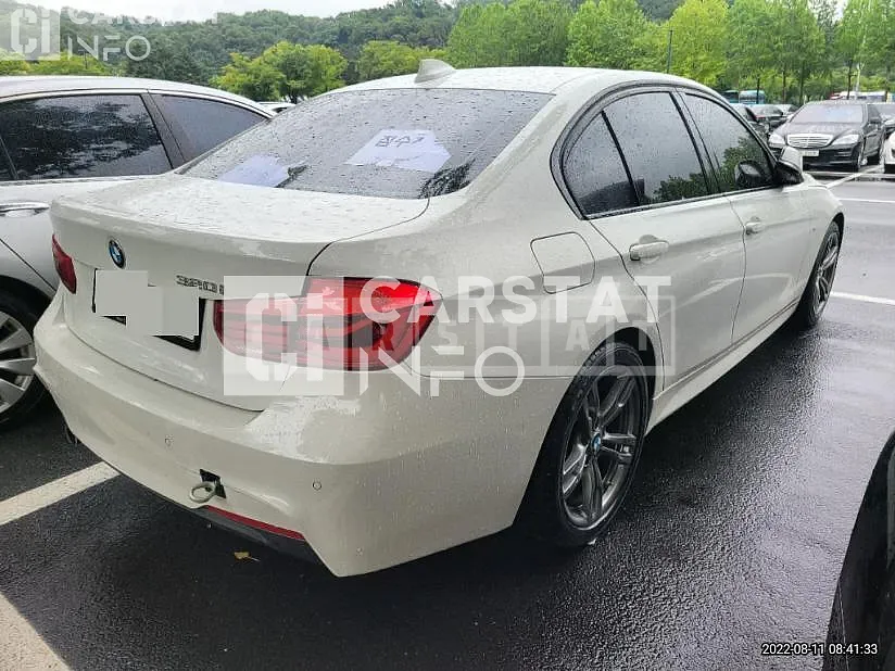 Photo 2 of 12: 2018 BMW 320i, VIN WBA8A9108JAE91223 — Korean insurance auction