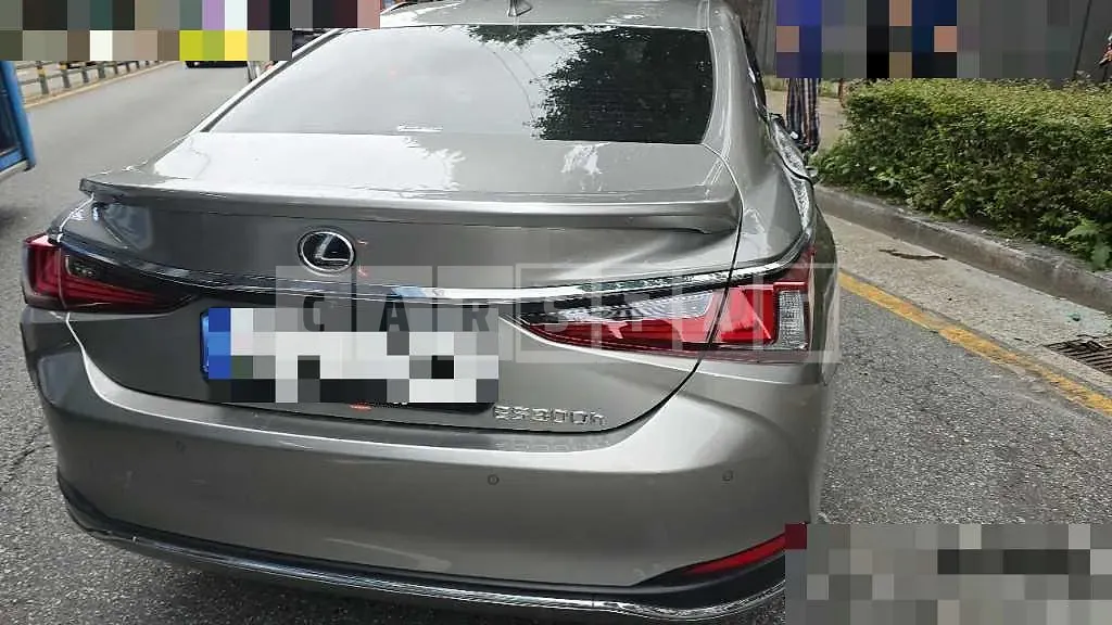 Photo 2 of 71: 2024 Lexus ES300h — Korean insurance auction