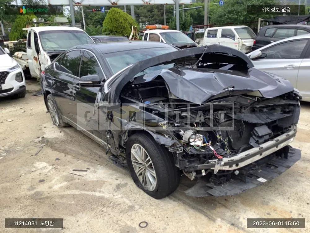 Photo 2 of 18: 2016 Hyundai Genesis /G80, VIN KMHGL41DDHU195587 — Korean insurance auction