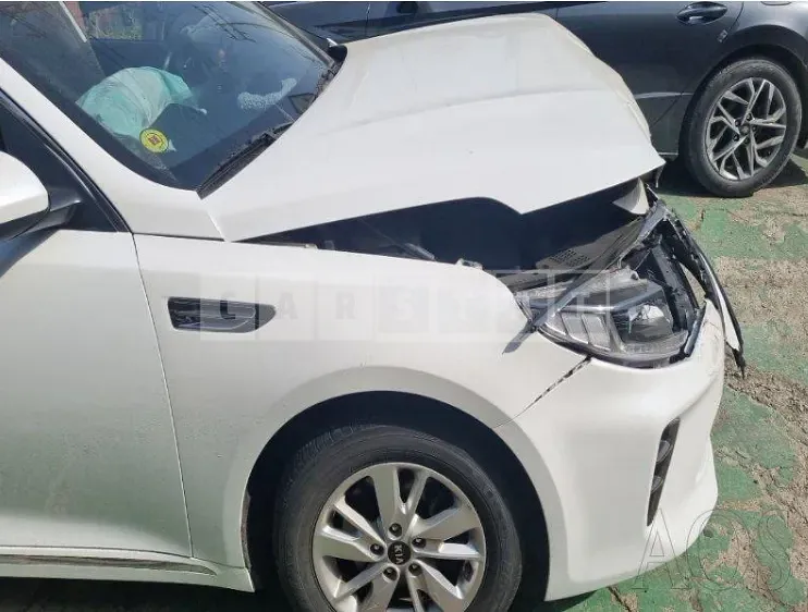 Photo 2 of 25: 2018 Kia K5, VIN KNAGS415GJA240610 — Korean insurance auction