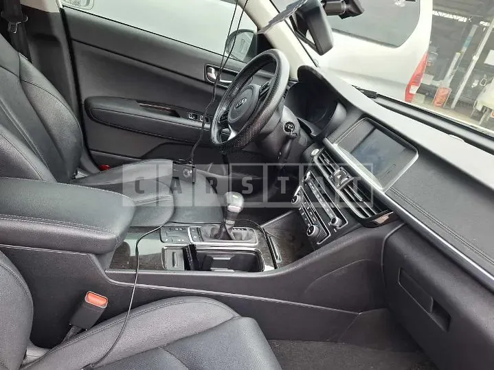 Photo 2 of 6: 2018 Kia K5 — Korean insurance auction