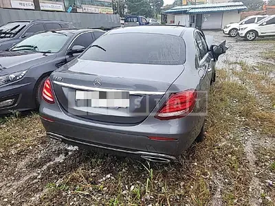 Photo 1 of 22: 2018 Mercedes-Benz E220 d — Korean insurance auction