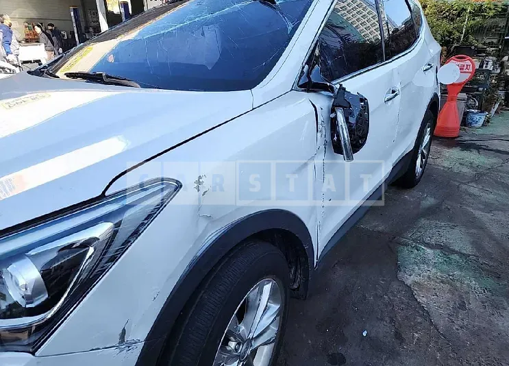 Photo 2 of 10: 2018 Hyundai Santa Fe, VIN KMHSW81UBJU833042 — Korean insurance auction