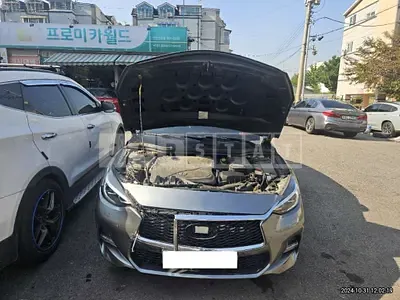 Photo 1 of 22: 2017 Infiniti Q30 — Korean insurance auction