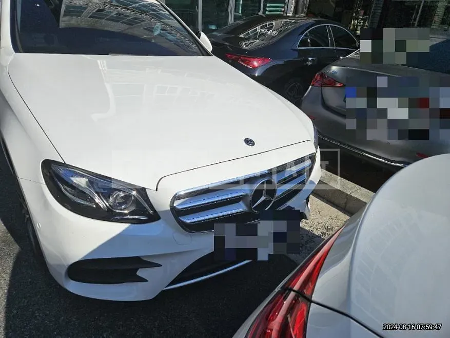 Photo 2 of 32: 2018 Mercedes-Benz E300 — Korean insurance auction