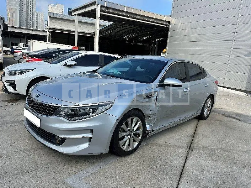 Photo 2 of 10: 2015 Kia K5, VIN KNAGU411BGA003048 — Korean insurance auction