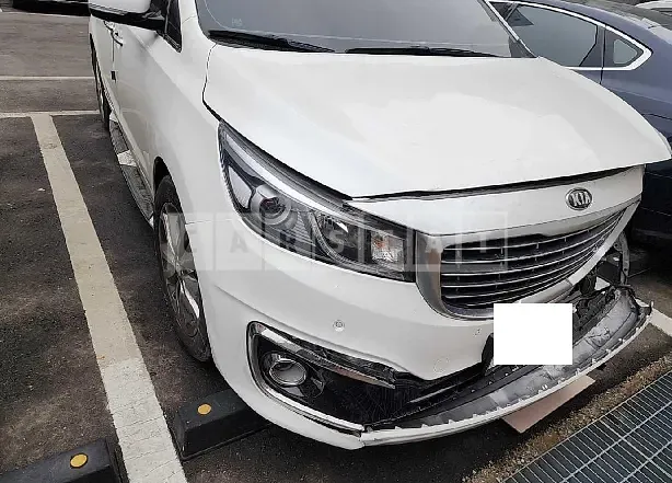 Photo 2 of 43: 2018 Kia Carnival, VIN KNAMC81ABJS419807 — Korean insurance auction