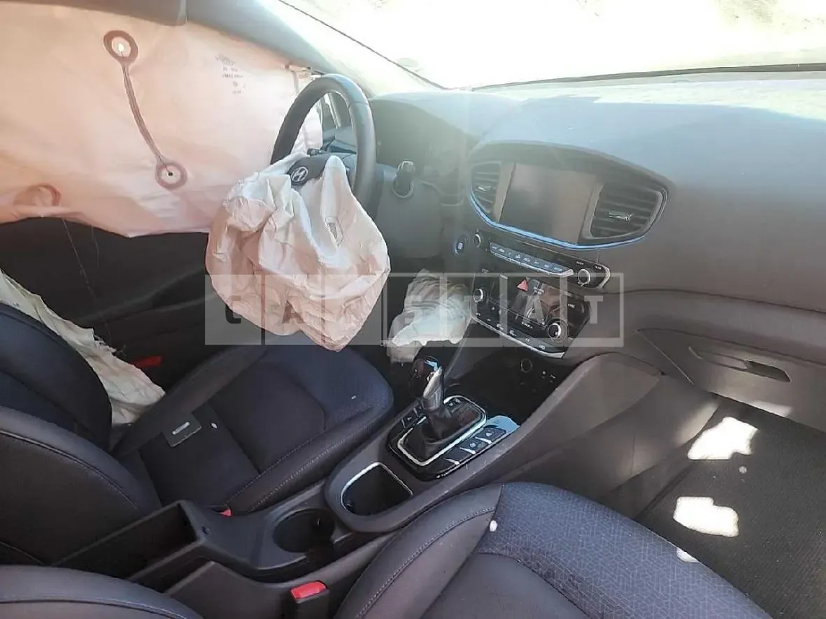 Photo 2 of 22: 2019 Hyundai IONIQ Hybrid, VIN KMHC851CGKU140303 — Korean insurance auction