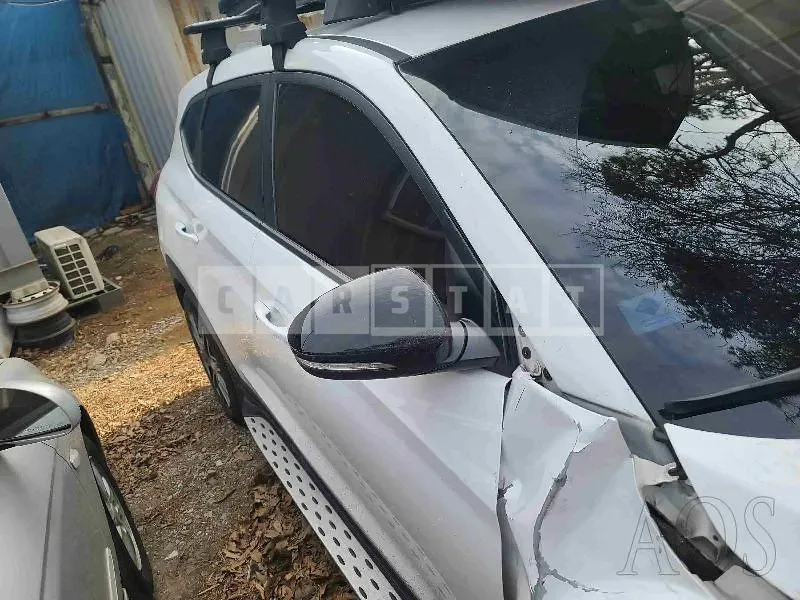 Photo 2 of 17: 2015 Hyundai Tucson, VIN KMHJ381ABGU014775 — Korean insurance auction