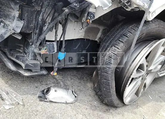 Photo 2 of 12: 2015 Hyundai Santa Fe, VIN KMHSU81UBFU313898 — Korean insurance auction
