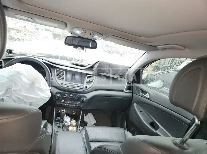Photo 2 of 10: 2018 Hyundai Tucson TL 2.0 — Korean insurance auction