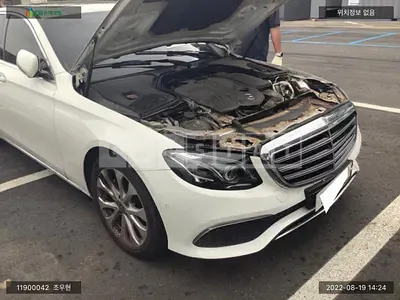 Photo 1 of 11: 2018 Mercedes-Benz E220 d, VIN WDDZF0EB7JA374011 — Korean insurance auction