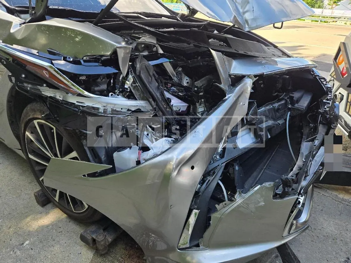 Photo 2 of 19: 2022 Lexus ES300h — Korean insurance auction