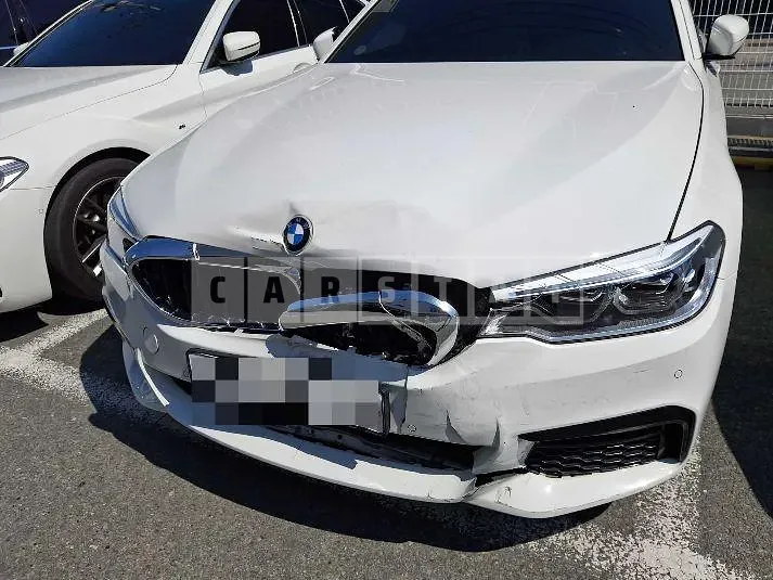 Photo 2 of 5: 2017 BMW 530i — Korean insurance auction