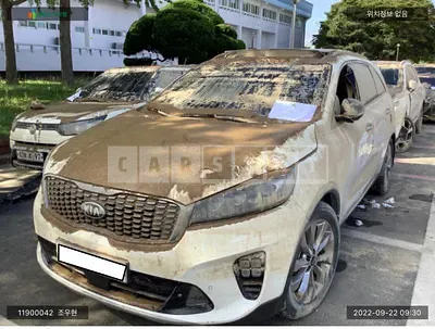 Photo 1 of 3: 2017 Kia Sorento, VIN KNAPH81BDJA385572 — Korean insurance auction