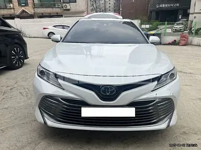 Photo 1 of 50: 2018 Toyota Camry Hybrid — Korean insurance auction
