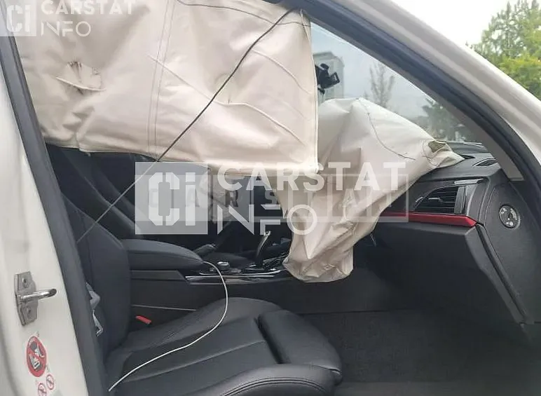 Photo 2 of 19: 2015 BMW 118d — Korean insurance auction