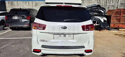 Photo 1 of 13: 2018 Kia Carnivals — Korean insurance auction